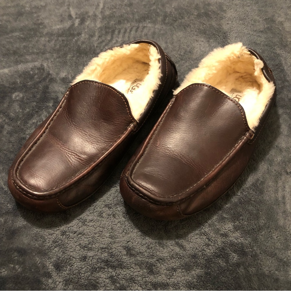 UGG Men’s Loafer